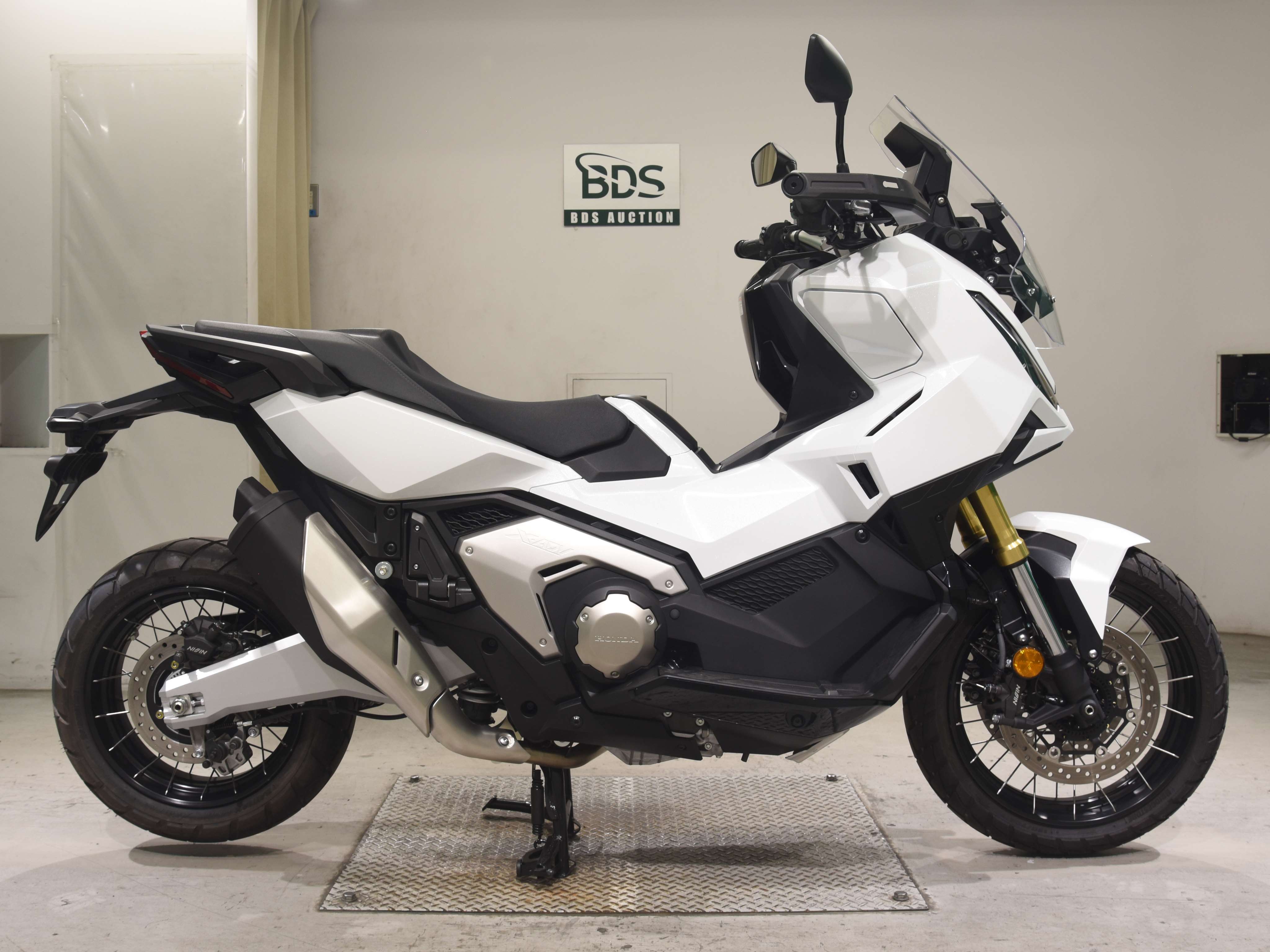 Honda X-ADV750-2