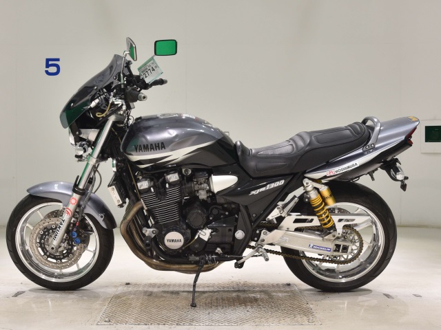 Yamaha XJR1300 — фото 2