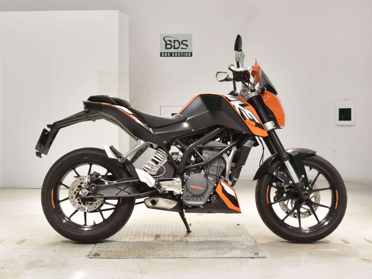 0339 KTM 200 DUKE VBKJUC4B9CC007634