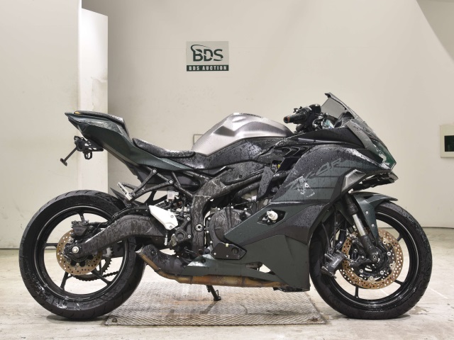 1275] Kawasaki ZX-4R SE - ZX400P-A44103