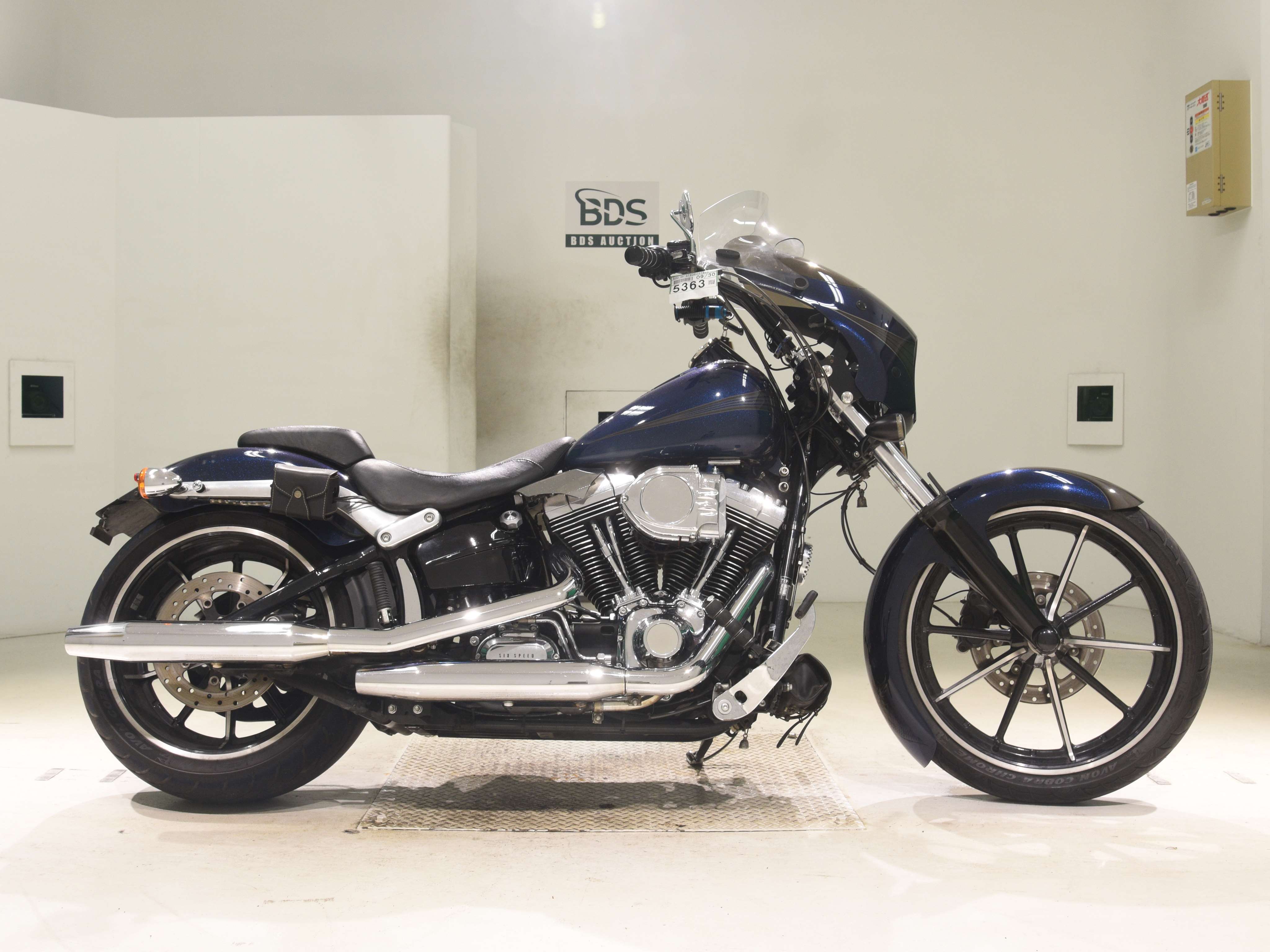 HD BREAKOUT FXSB1580
