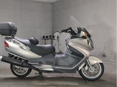 Suzuki SKYWAVE 650