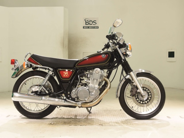 Yamaha SR400