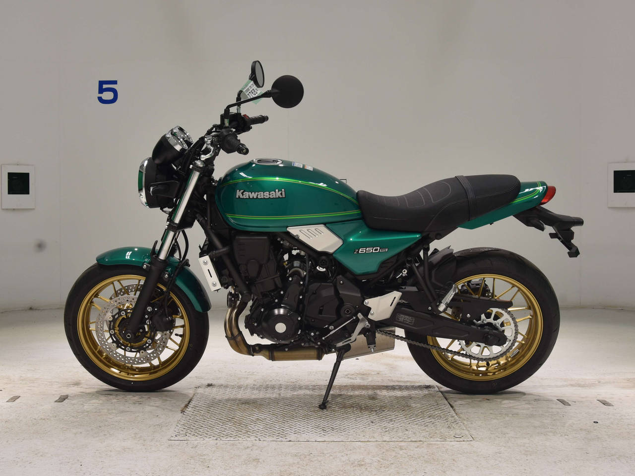 2768] Kawasaki Z650RS - ER650M-AA5701