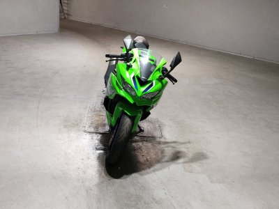 Kawasaki NINJA ZX-4RR — фото 3