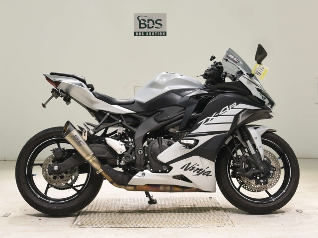 Kawasaki ZX-4R SE