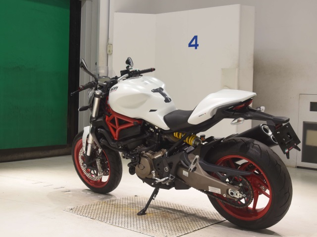 Ducati MONSTER 821 — фото 6
