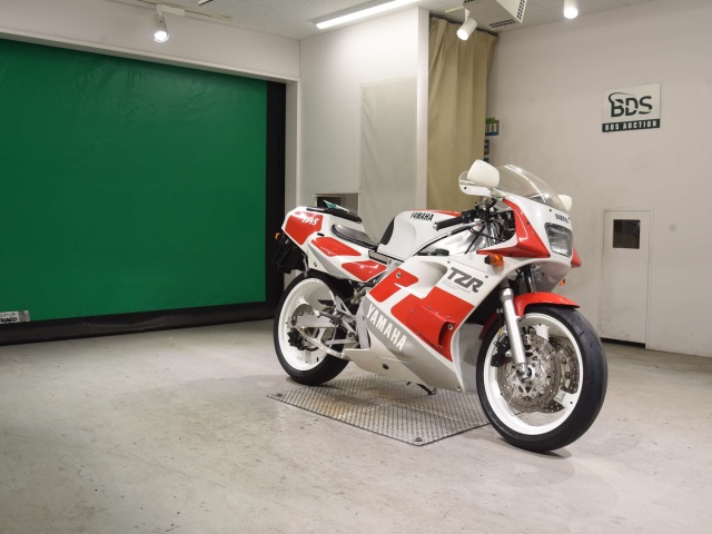 Yamaha TZR250 — фото 3