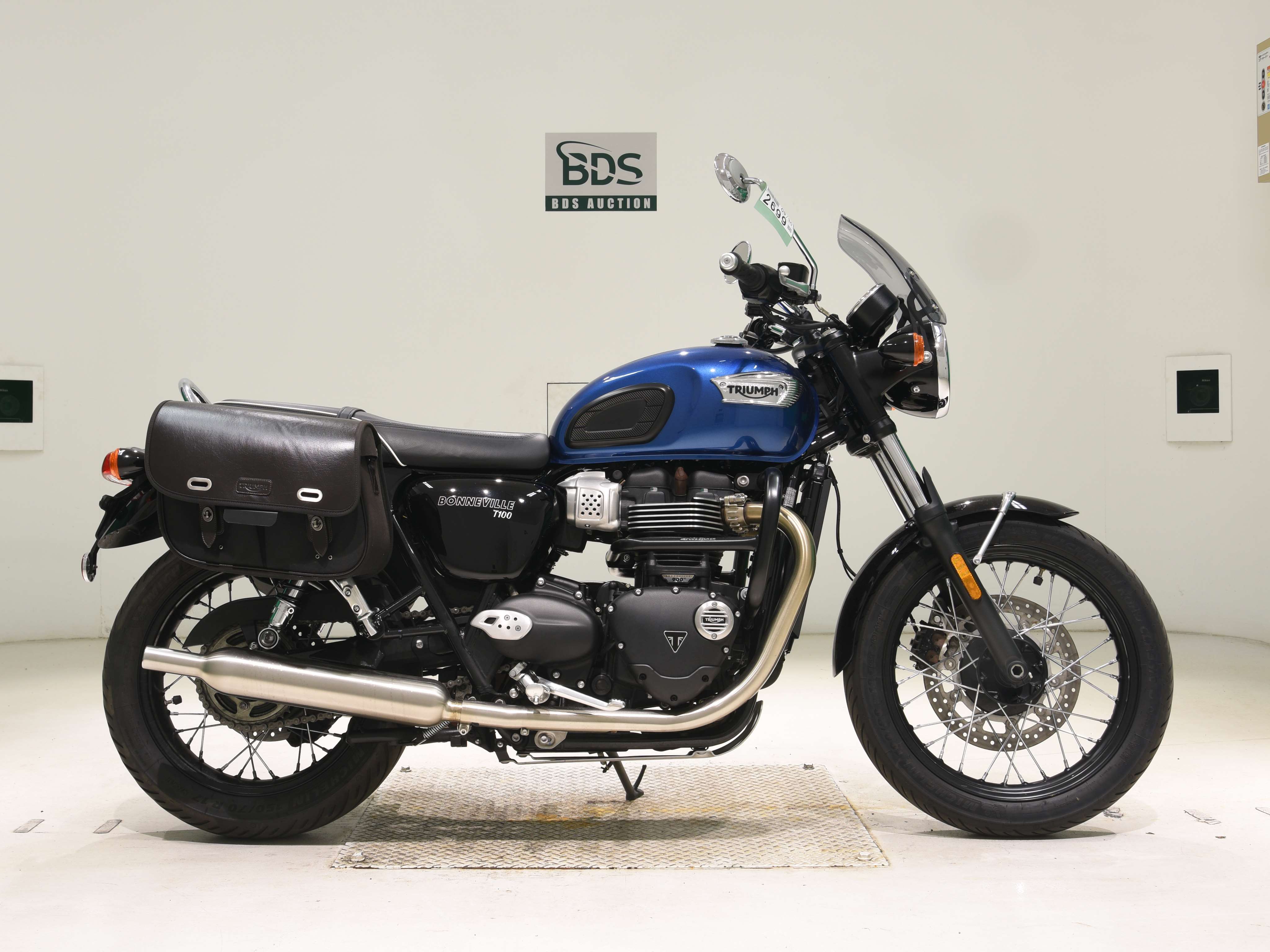 Triumph BONNEVILLE T100