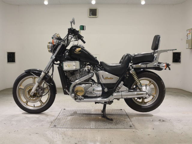 Honda SHADOW750 — фото 2