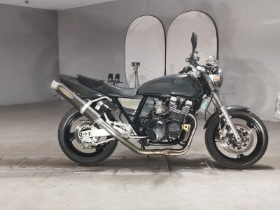 Yamaha XJR400