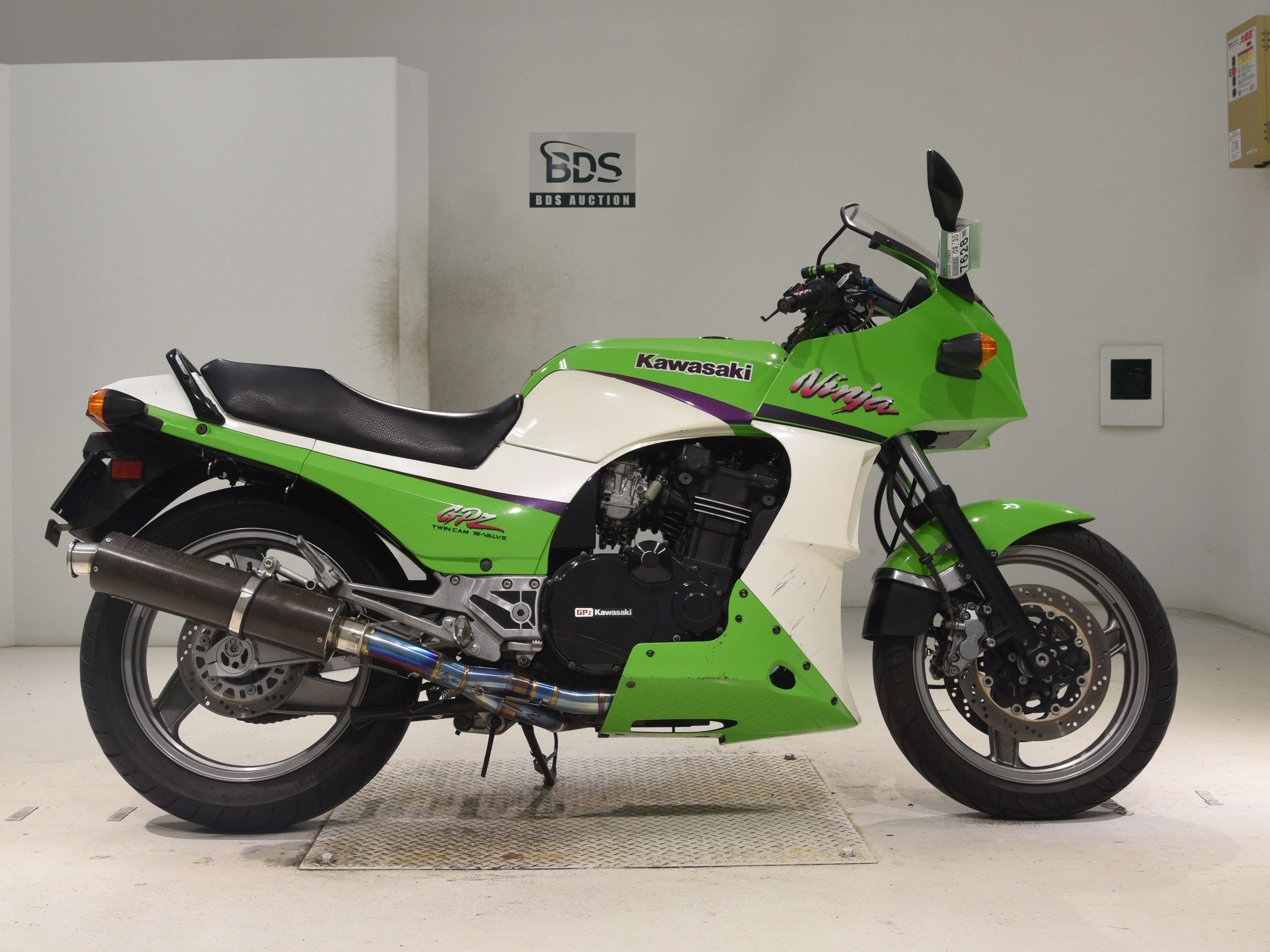 Kawasaki GPZ900R