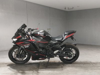 Kawasaki NINJA ZX-4R SE — фото 2