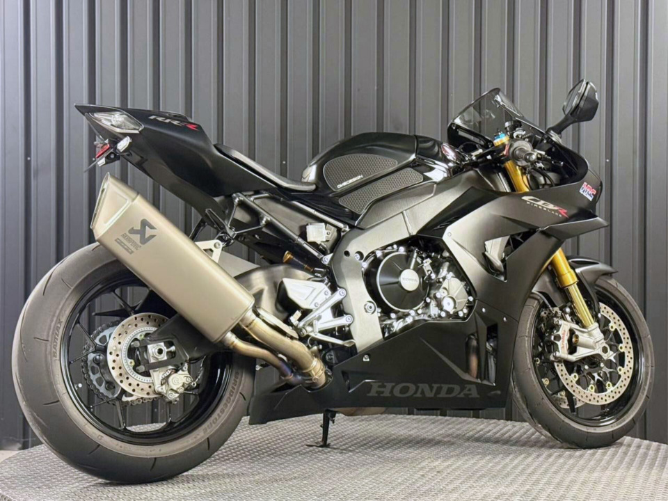 Honda CBR1000RR-R FB — фото 3