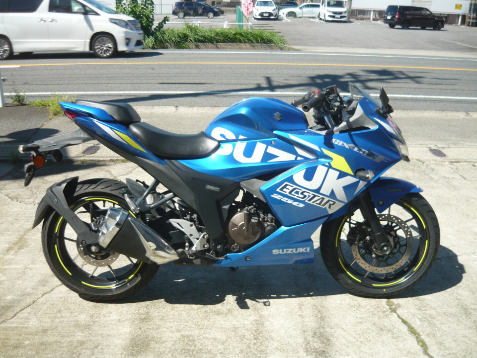 Suzuki GIXXER250SF