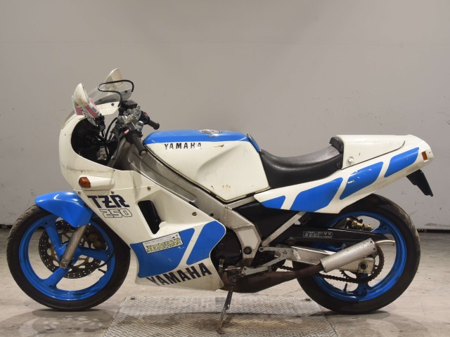 Yamaha TZR250 — фото 2