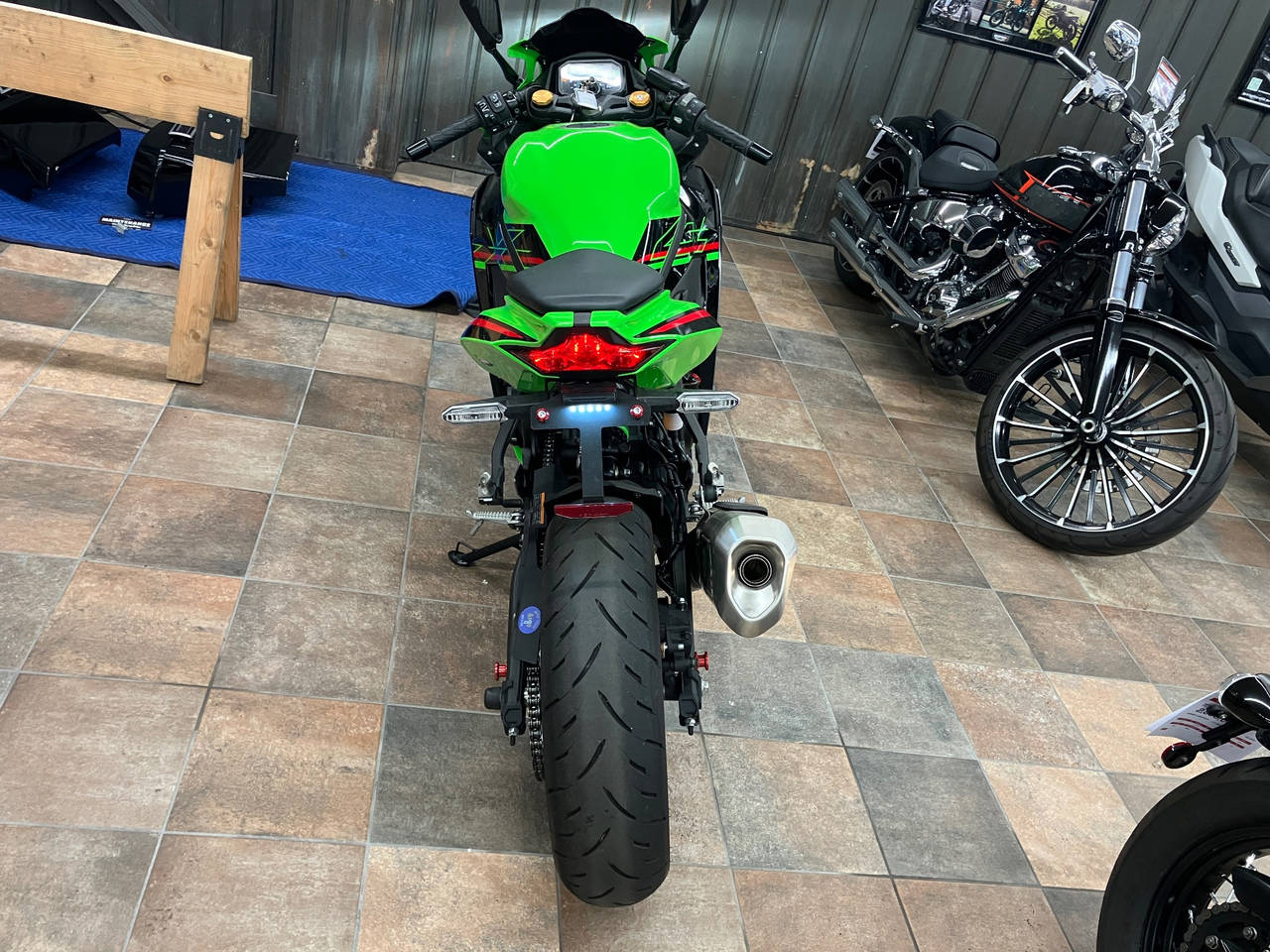 4331] Kawasaki NINJA ZX-4RR - ZX400P-A05971