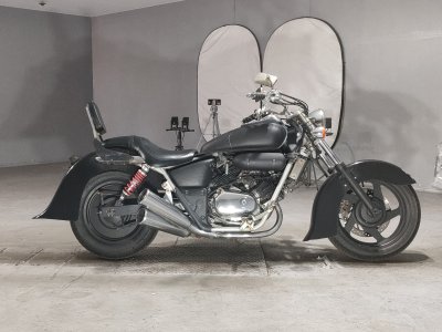 Honda MAGNA250