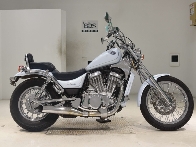 Suzuki INTRUDER 750