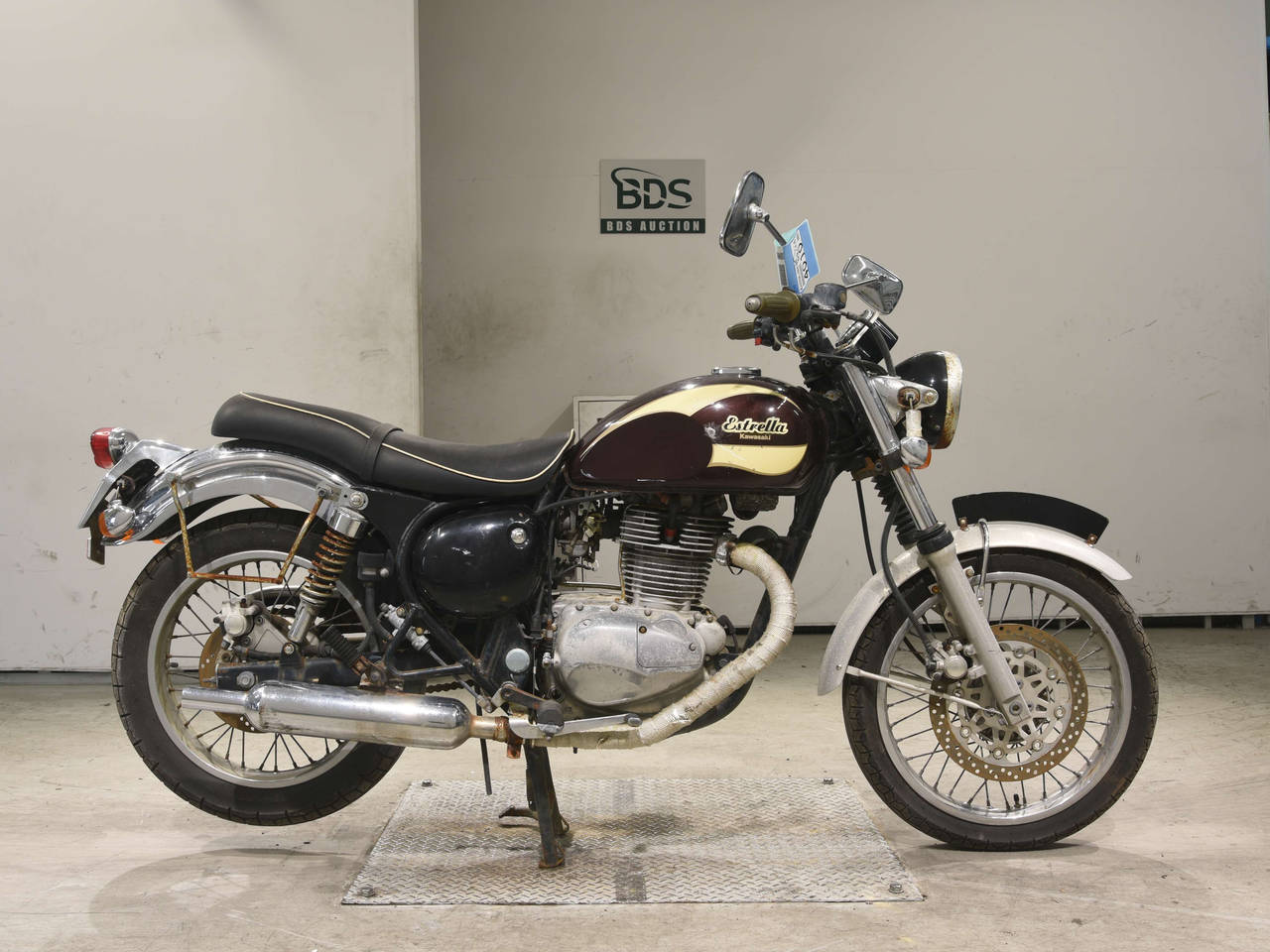 Kawasaki ESTRELLA RS, right