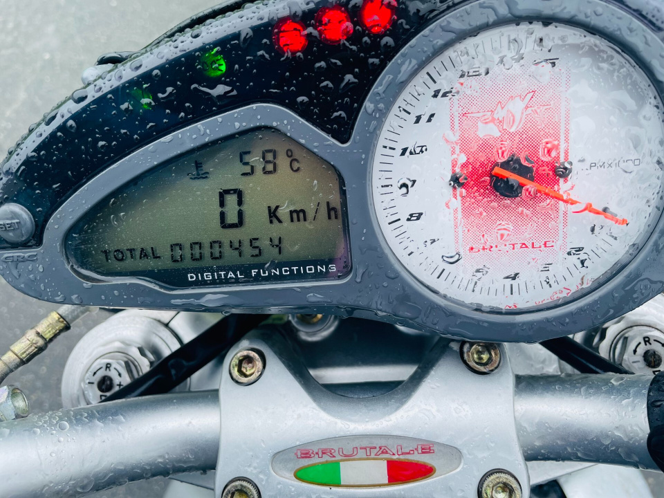 MV Agusta BRUTALE 910R — фото 6