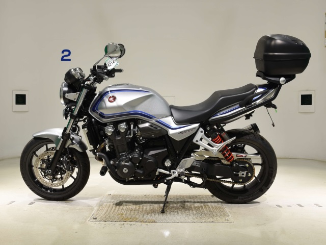 Honda CB1300SF — фото 2
