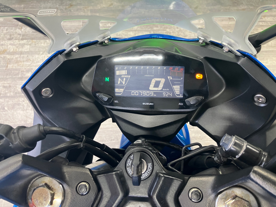 Suzuki GIXXER250SF — фото 3