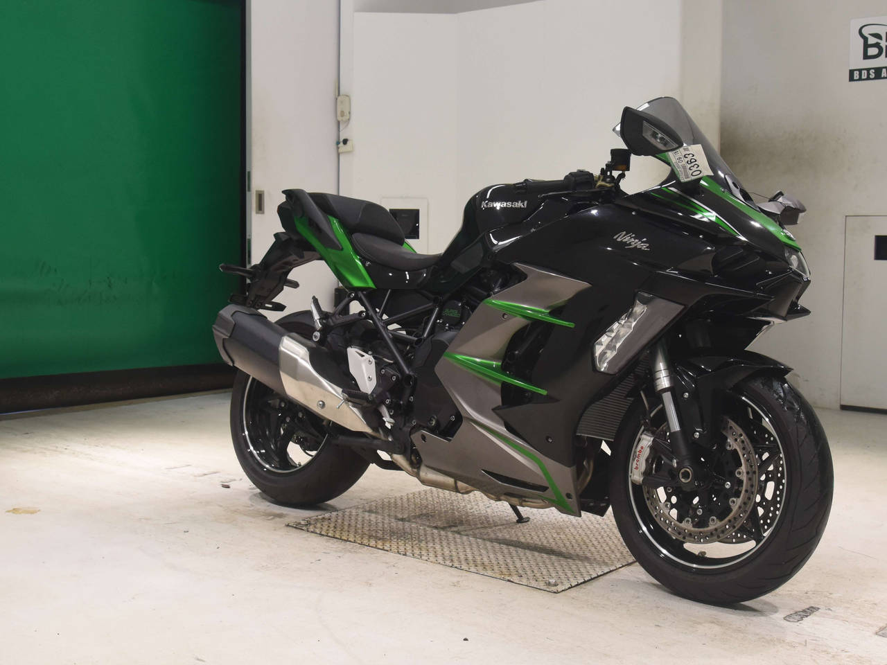0363] Kawasaki NINJA H2 - ZXT02P-005333