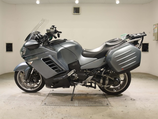 Kawasaki GTR1400 CONCOURS — фото 2