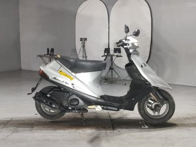 Suzuki ADDRESS V100