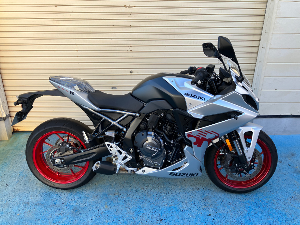 Suzuki GSX-8R