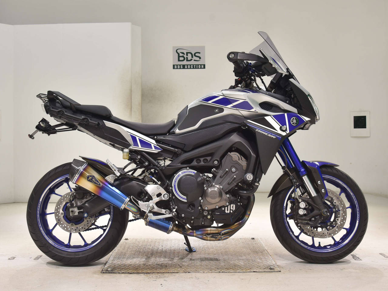 Yamaha MT-09 TRACER, right
