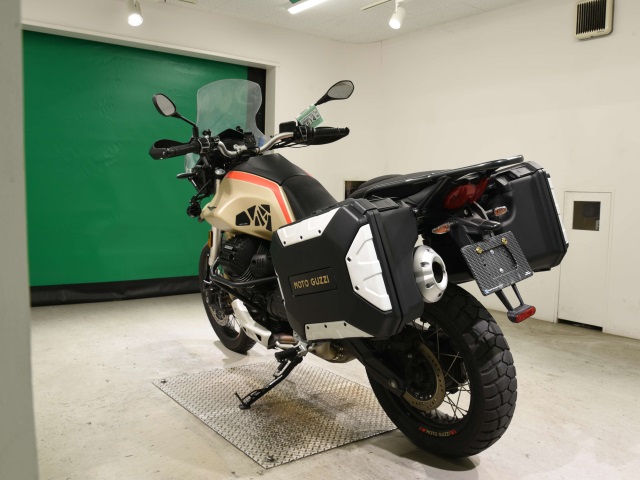 Moto Guzzi V85 TT TRAVEL — фото 6