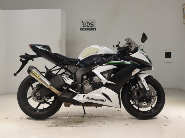 0607] Kawasaki ZX-6RA - JKBZX636EFA016923