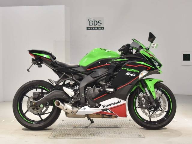 0016] Kawasaki NINJA ZX-25R - ZX250E-A19260