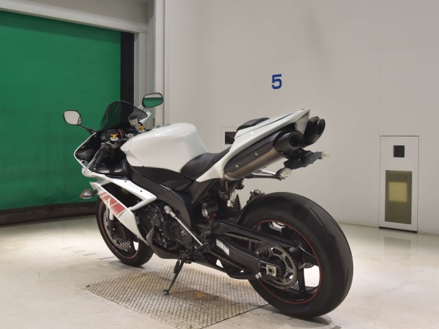 Yamaha YZF-R1 — фото 6