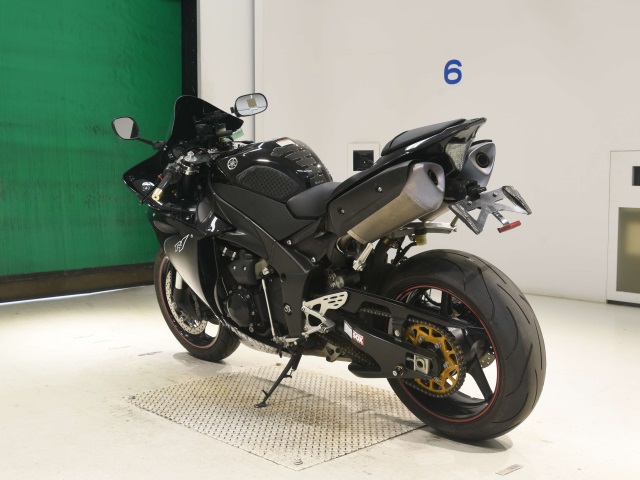 Yamaha YZF-R1 — фото 6