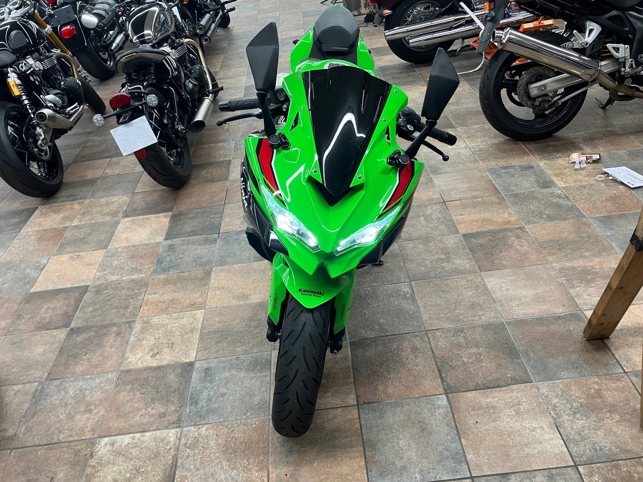 4331] Kawasaki NINJA ZX-4RR - ZX400P-A05971
