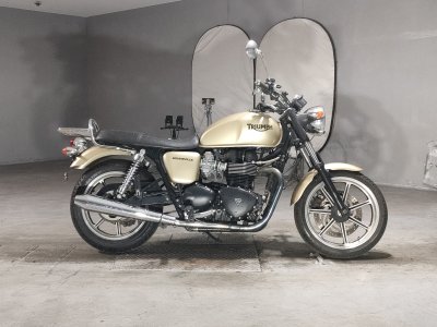 Triumph BONNEVILLE