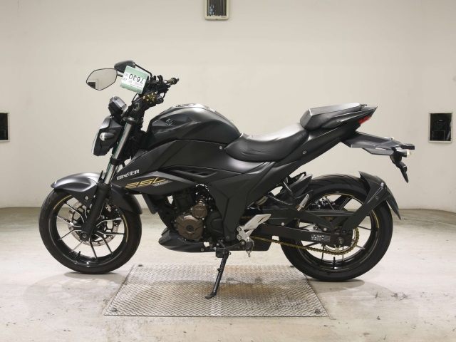 Suzuki GIXXER250 — фото 2