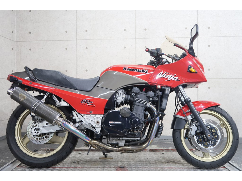 Kawasaki GPZ900R