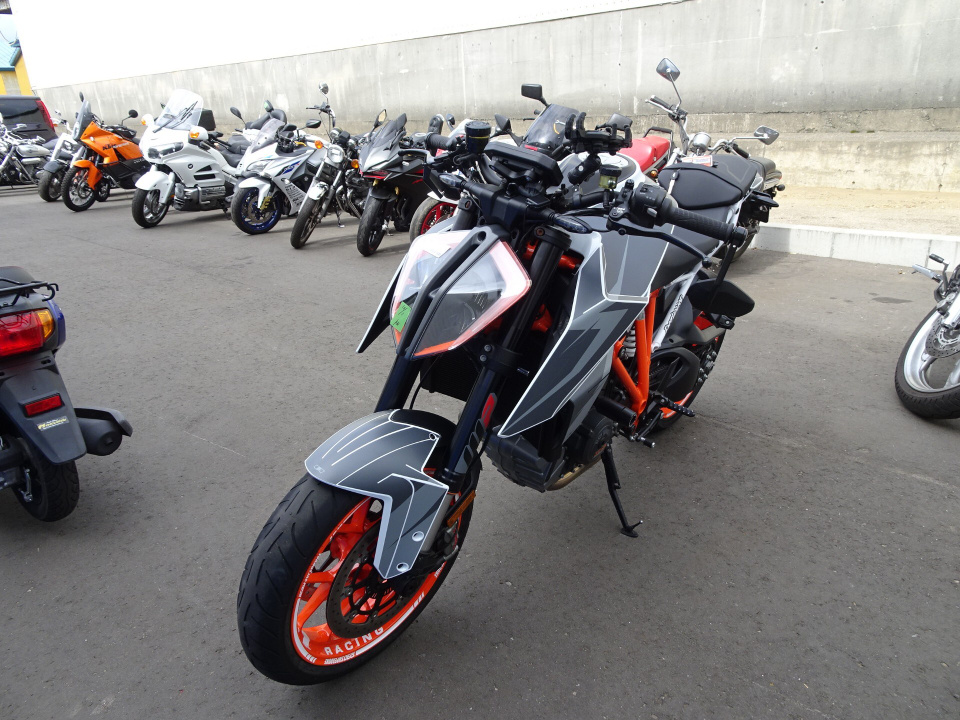 KTM 1290 SUPERDUKE R — фото 4