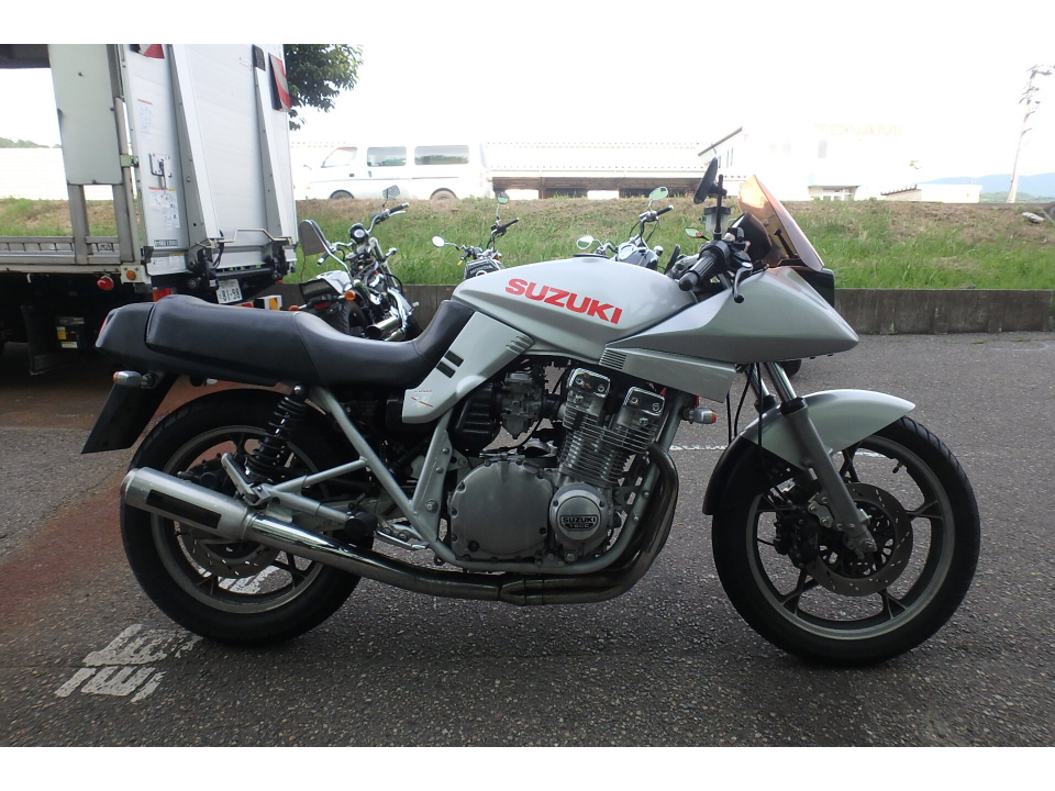 Suzuki GSX750S KATANA