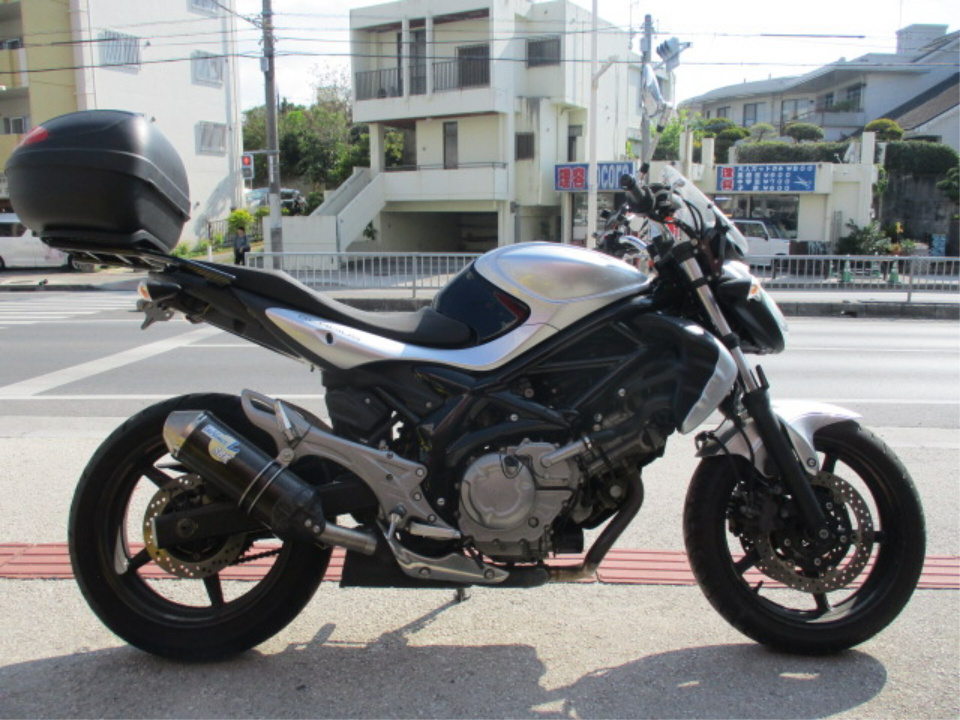 Suzuki GLADIUS SFV400A