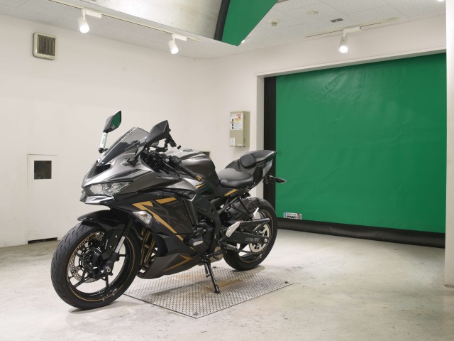 Kawasaki NINJA ZX-25R KRT — фото 4