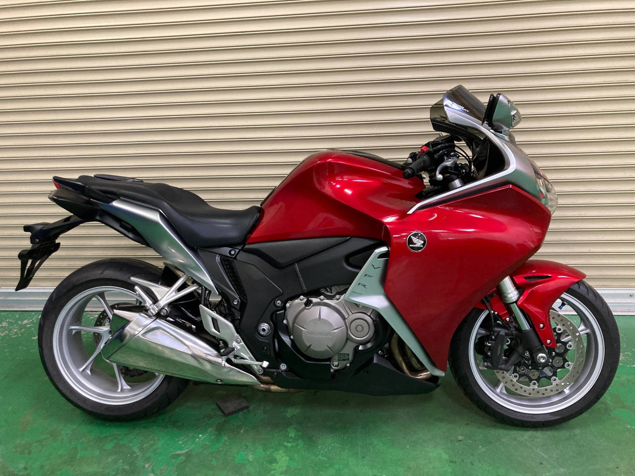 2129] Honda VFR1200F - JH2SC63A3AK000921