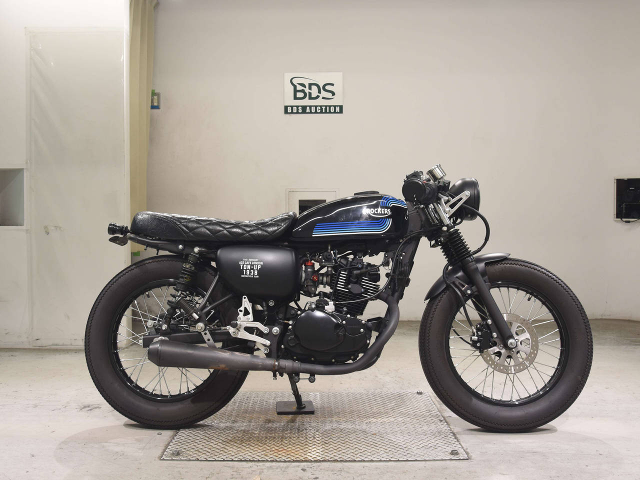 Kawasaki W175TR
