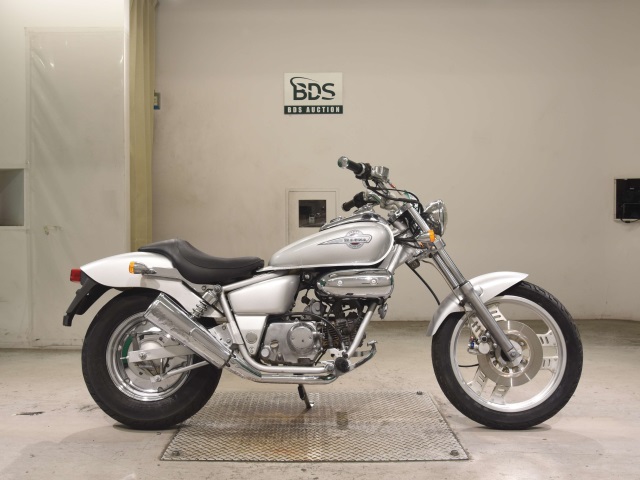 Honda MAGNA50