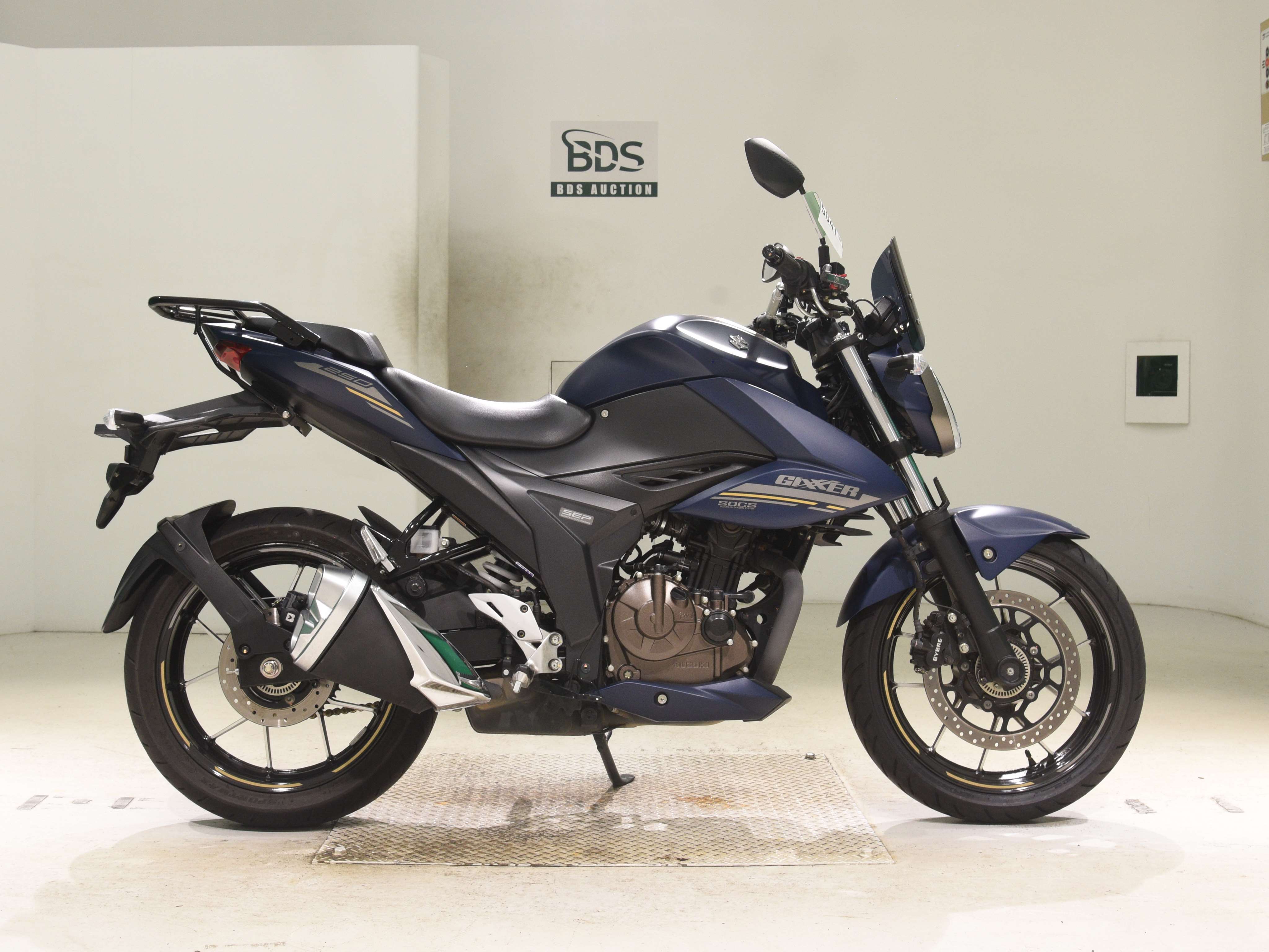 Suzuki GIXXER250
