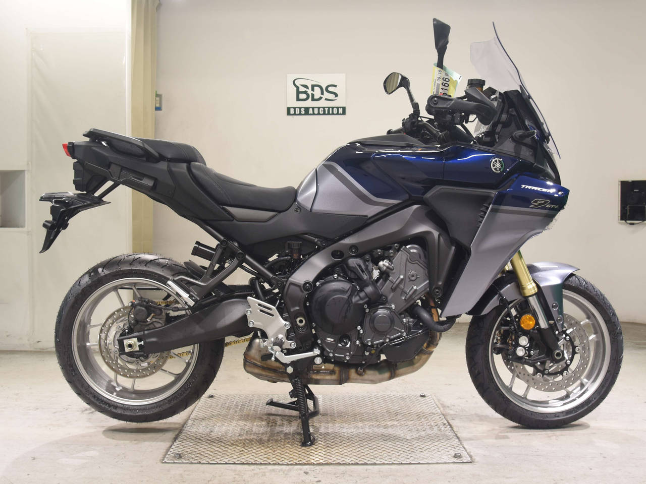 Yamaha TRACER9 GT+, right